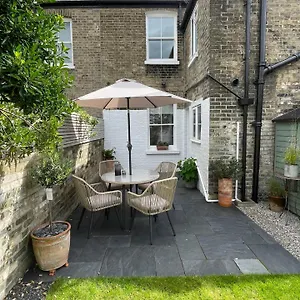 Fantastic Victorian House, Excellent Location - Homehost Holiday home Cambridge (Cambridgeshire)